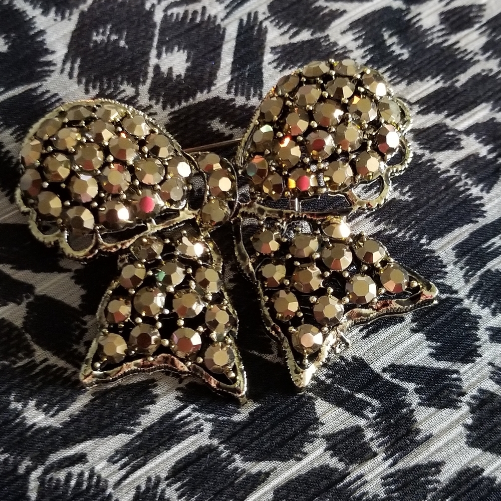 Vintage Weiss Arum Rhinestone Bow Brooch